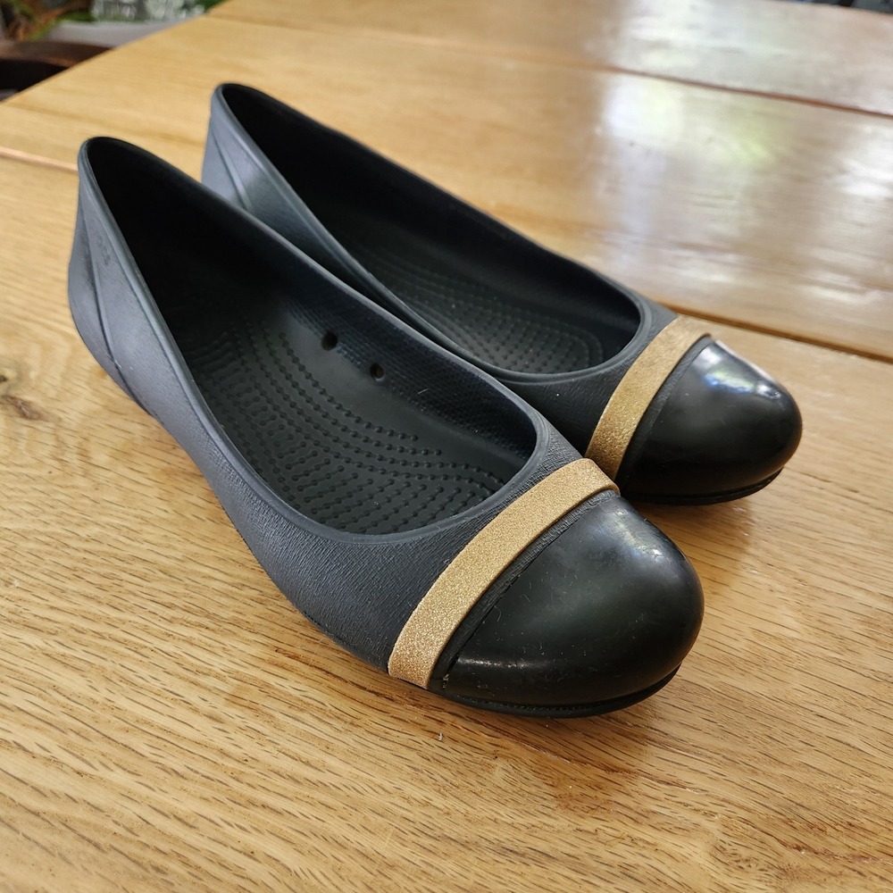 Crocs Ballet Flats Black with Gold Accents Comfortable Womens Shoes Size 8